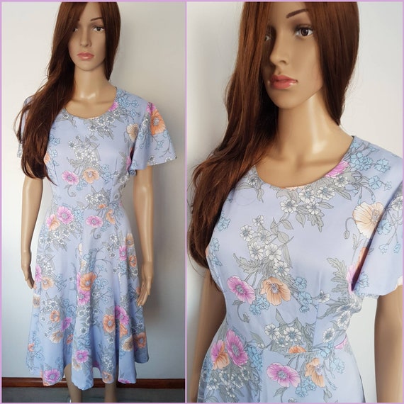 Vintage 70s Lavender Floral Flutter Sleeve Midi Dr