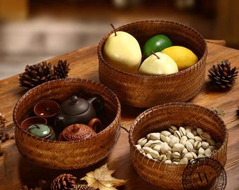 Cesta de frutas de bambú hecha a mano, cuenco rústico tejido
