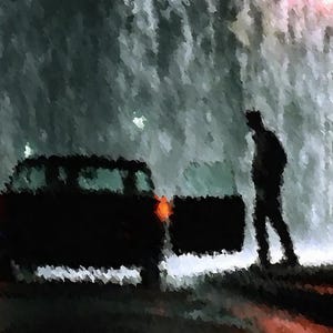Peut inclure: Une silhouette d'une personne debout à côté d'une voiture dans un tunnel sombre et pluvieux. Les feux arrière de la voiture sont visibles.