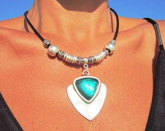 emerald green stone necklace, Bohemian jewelry, boho necklace, stone jewelry, boho jewelry, gypsy necklace, bohemian necklaces