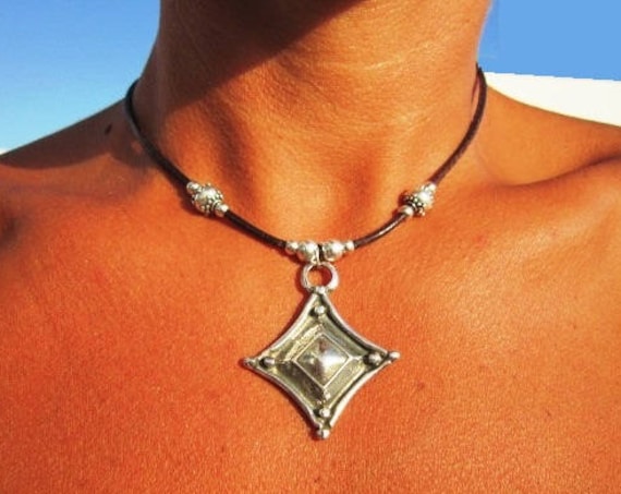 tuareg pendant necklace, tuareg necklace, tuareg jewelry, Women necklace, tuareg pendant, beaded necklace, silver necklaces for women