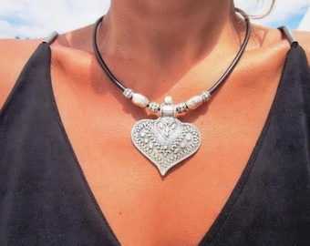 Collar de cuentas para parejas con dije colgante de corazón de plata • Collares de joyería hechos a mano estilo bohemio para mujeres • Regalo de joyería personalizado para ella