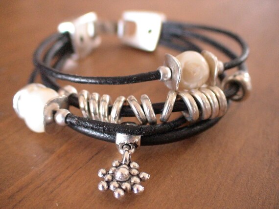 personalized Bridesmaid gift pearl bracelet, pearl jewelry, beaded Bracelet, women bracelets, silver bracelet,  gift ideas.