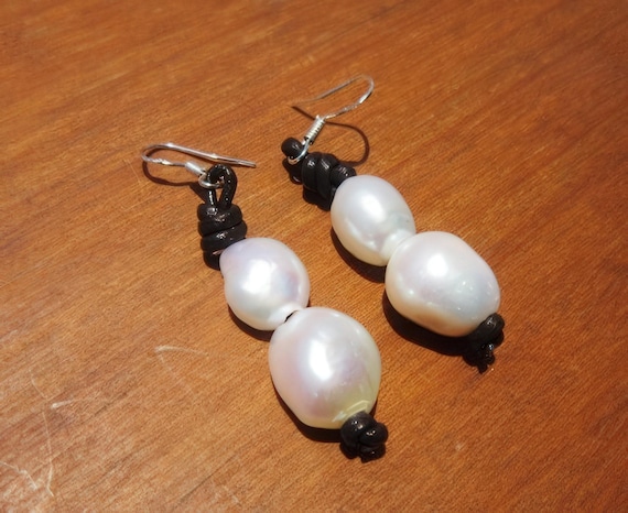 dangle earrings, fresh water pearl earrings, drop earrings, leather earrings, sterling silver earrings, dangle earrings