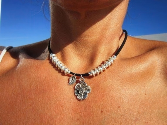 Silver Beaded daisy Necklace silver Charm • Birth flower necklace Personalized Handmade Jewelry • Best selling items Custom Gift for her