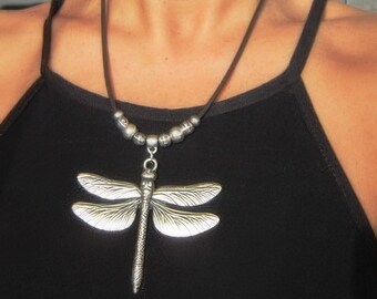 Collar con colgante de libélula • Collares de cuentas de plata para mujer • Joyería personalizada hecha a mano • Artículos más vendidos • Regalos