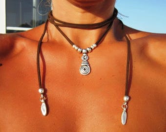 Collar de cuentas de plata con colgante bohemio en capas. Collar para parejas. Joyería personalizada hecha a mano. Regalo para ella de Kekugi.