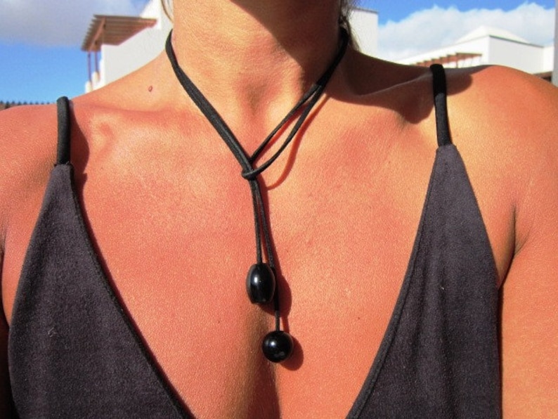 Black lariat necklace, Diane Keaton necklace Somethings Gotta Give as seen on Diane Keaton image 10