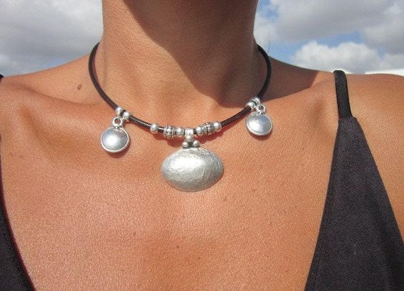 Boho jewelry, bohemian jewelry, hippy jewelry, bohemian necklaces, boho necklaces, silver jewelry, fashion jewelry, womens leather necklace