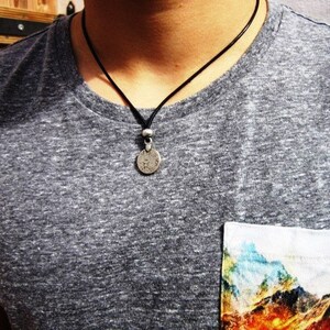 Gepersonaliseerde zilveren ketting voor heren Aangepaste hanger Cadeau Stijlvolle herensieraden