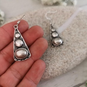 Pendientes de plata con cuentas colgantes • Regalo de joyería personalizado para ella • Pendientes bohemios con cuentas colgantes • Joyería hecha a mano por kekugi