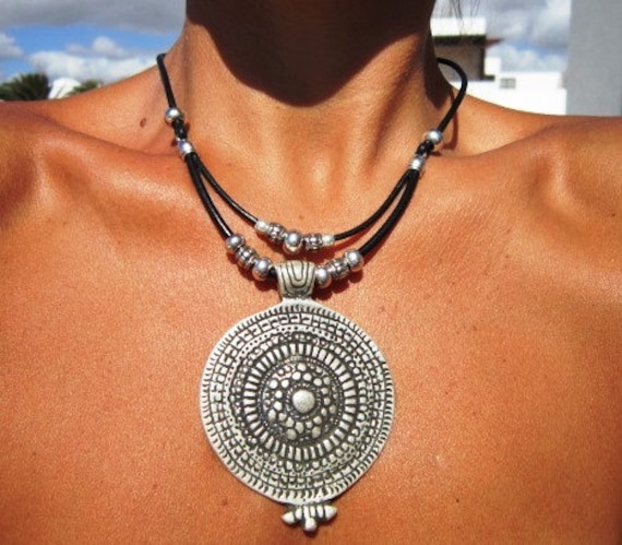 Long ethnic necklace with circle tribal pendant, bohemian jewelry, boho necklaces, silver pendants, ethnic style, tribal fashion