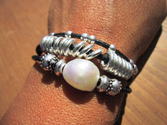 personalized Bridesmaid gift pearl bracelet, pearl jewelry, beaded Bracelet, women bracelets,