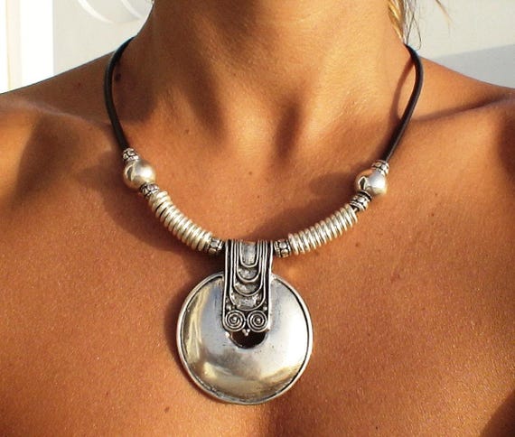 everyday wear Bohemian chic necklace, geometric pendant necklace, boho chic statement pendant jewelry, short necklace, everyday necklace