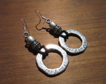 Regalo para ella: pendientes colgantes de plata de ley con gancho, pendientes llamativos con cuentas. Joyería personalizada hecha a mano, pendientes bohemios únicos y encantadores.