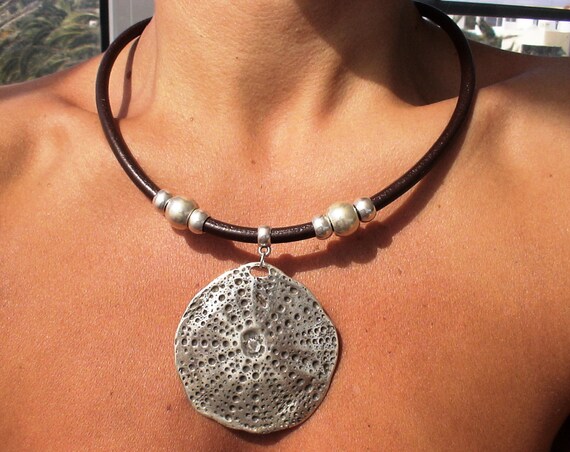 Sea urchin necklaces, shell jewelry, silver shell Pendant, silver starfish, summer fashion, beach jewelry, summer necklaces, womens necklace