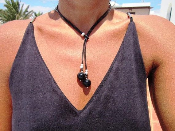 Diane Keaton black lariat necklace