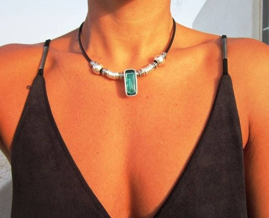 Elaris Layered Resin Necklace