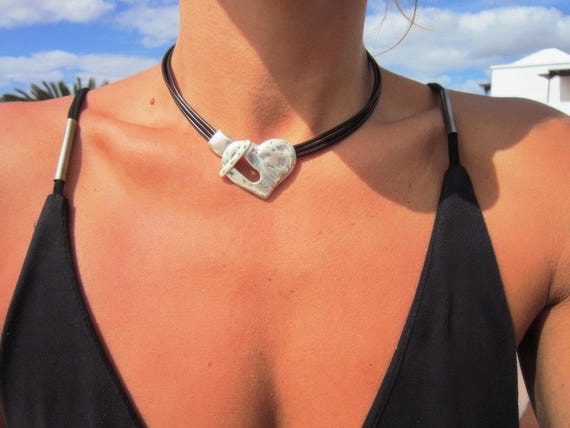 boho chic heart choker necklace, women choker necklace, silver heart, pendant necklaces