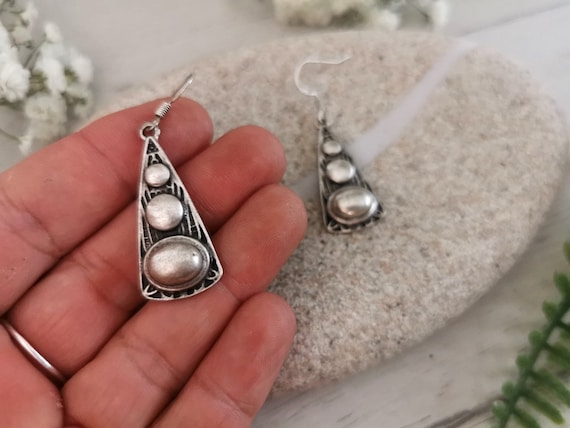 Statement drop beaded silver earrings • personalized jewelry gift for her • Drop beaded boho earrings dangle • Handmade jewelry by kekugi