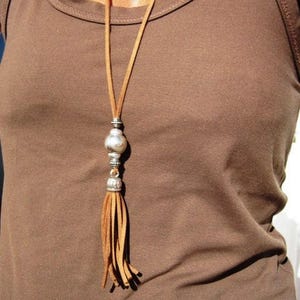 Collar de borlas de cuero, collar de borlas con cuentas, collar de borlas largo, collar de borlas de plata, collar de borlas de joyería boho