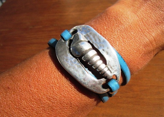 blue leather womens bracelets, silver beaded Bracelets, fashion jewelry trends, sea shell Bracelet