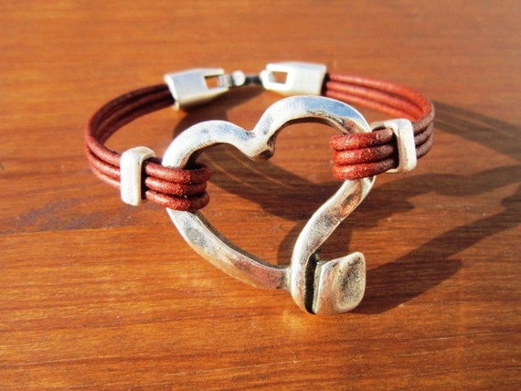 heart bracelet, heart jewelry, Women heart leather bracelet, genuine  leather bracelet, beaded bracelet, leather jewelry trend