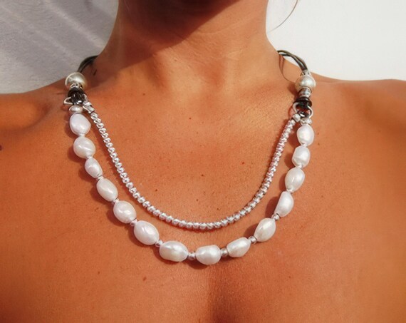 personalized Bridesmaid gift mother of pearl necklace, fashion jewelry, wedding jewelry, freshwater pearls, pearl jewelry,