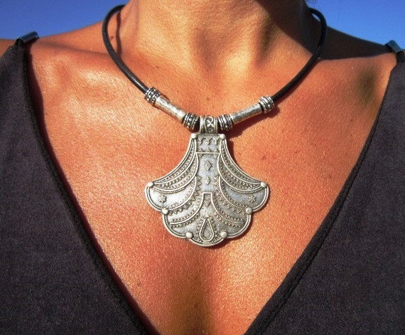 womens choker, choker necklace, pendant choker, ethnic jewelry, silver necklaces, unique necklaces, nature jewelry, leather necklace
