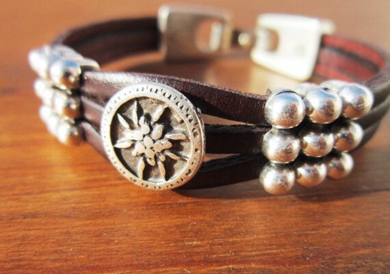 edelweiss flower bracelet, Women leather bracelet, Dark brown edelweiss leather bracelet, beaded bracelet, leather jewelry trend