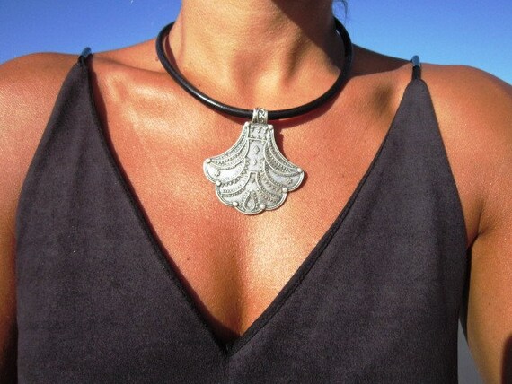 womens choker, choker necklace, pendant choker, ethnic jewelry, silver necklaces, unique necklaces, nature jewelry, leather necklace
