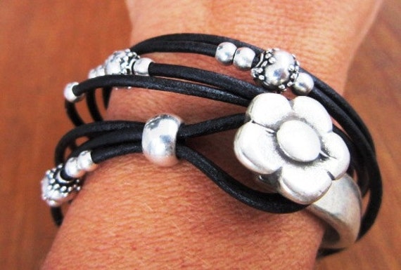 Women leather bracelet, black leather bracelet, flower beaded bracelet, leather jewelry, beads bracelet, womens bracelets, beaded Bracelets