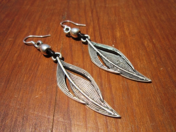Statement drop beaded silver earrings • personalized jewelry gift for her • Drop beaded boho earrings dangle • Handmade jewelry by kekugi