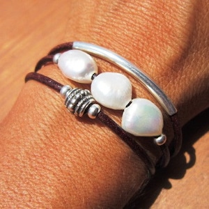 personalized Bridesmaid gift pearl bracelet, pearl jewelry, beaded Bracelet, women bracelets, silver bracelet, leather bracelet, gift ideas.