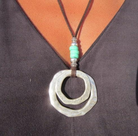 circle necklace, trend, trending jewelry, summer jewelry, chic necklace, geometric minimalist necklace, long necklace, turquoise necklace,