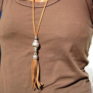 Collar de borlas de cuero, collar de borlas con cuentas, collar de borlas largo, collar de borlas de plata, collar de borlas de joyería boho