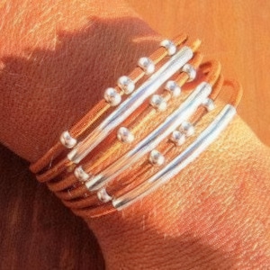 Leder & Silber Armbänder für Frauen • Passende Paar Armbänder • Benutzerdefinierte Armband Geschenk für Frauen • Bestseller Schmuck von Kekugi