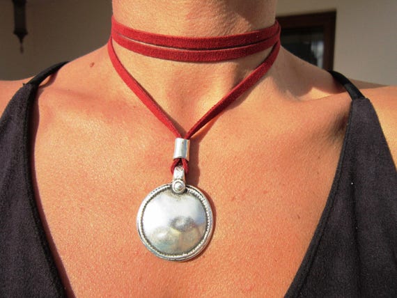 wrap statement choker necklace with statement silver pendant