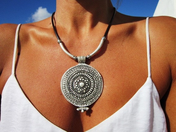 Leather necklace, bohemian necklaces for women, statement necklaces, Pendant necklaces, fashion jewelry, costume jewelry, fashion designer