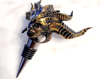 Lilith Wine Bottle Stopper, Demon Queen Vintage Gold Drink Stopper, Vampire Gothic Drinkware