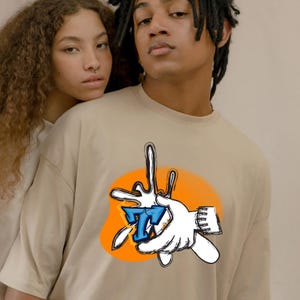 Camiseta con dibujo de mano de dibujos animados / Camiseta urbana con diseño de grafiti 77 / Camiseta extragrande y divertida para él o ella / Camiseta estilo hip hop