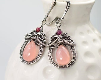 Pastel pink chalcedony earring, gemstone earring, elegant jewelry, dangle drop earring, wire wrapped jewelry