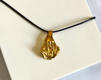 Collana originale in ottone con ciondolo a forma di rosa e vulva – Gioielli femminili per la body art