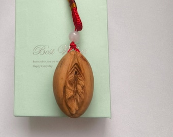Handcrafted Wooden Vulva Keychain – Unique Body Art Bag Charm, Statement Accessory