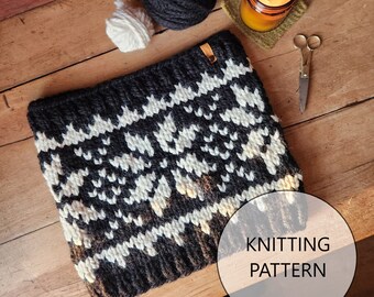 KNITTING PATTERN - The Snowflake Cowl, Super Bulky Knit Neck Scarf Pattern