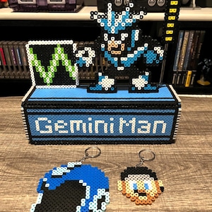Mega Man 3 Gemini Man Display/ *This Plays The Game Music*