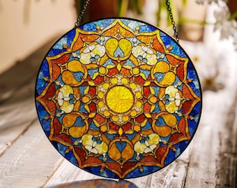 Livfull Mandala Rund Solfångare i Målat Glas – Geometrisk Fönsterdekoration i Solljus