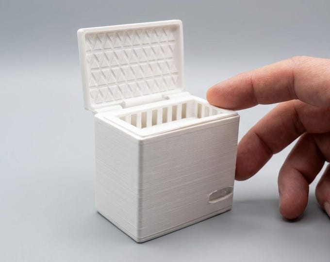 1:12 Scale Dollhouse Chest Freezer – Physical 3D Printed Miniature (Unpainted, Functional Lid)