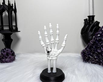 Ringhouder skelet | Gotische handringstandaard | Heksensieradendisplay en altaardecoratie