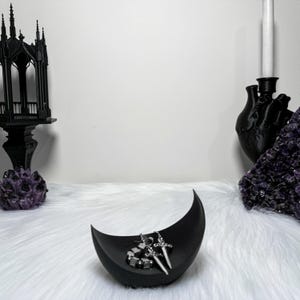 Crescent Moon Ring Tray | Gothic Jewellery Dish for Witchy Altars, Celestial Trinkets & Moon Phase Gifts